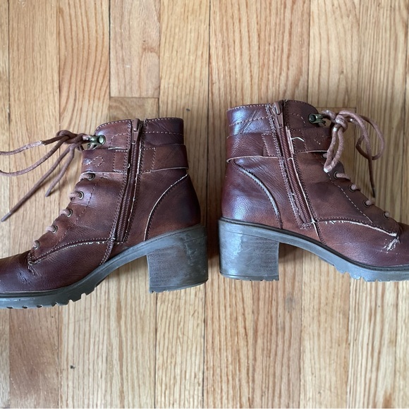 FRYE AND CO. Chestnut Heeled Boots - Picture 5 of 12